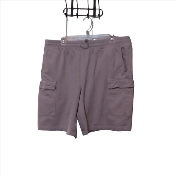 -- Off White Cargo Shorts - Picture 3 of 9